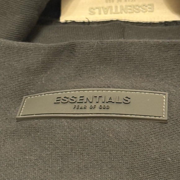 Fear of God Essentials Stretch Limo Black Pullover Hoodie NWT Unisex - Picture 3 of 9